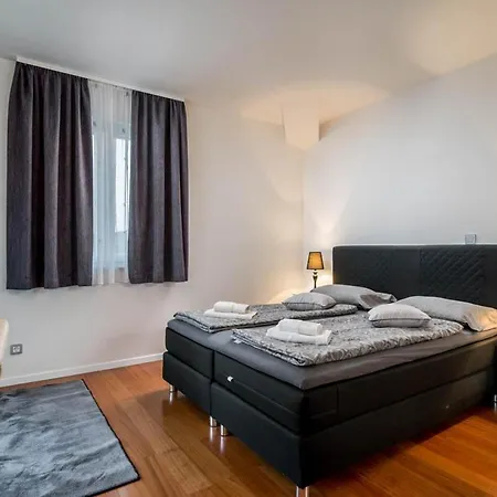 Sleeps 8 With Pool Air Con And Wifi Villa